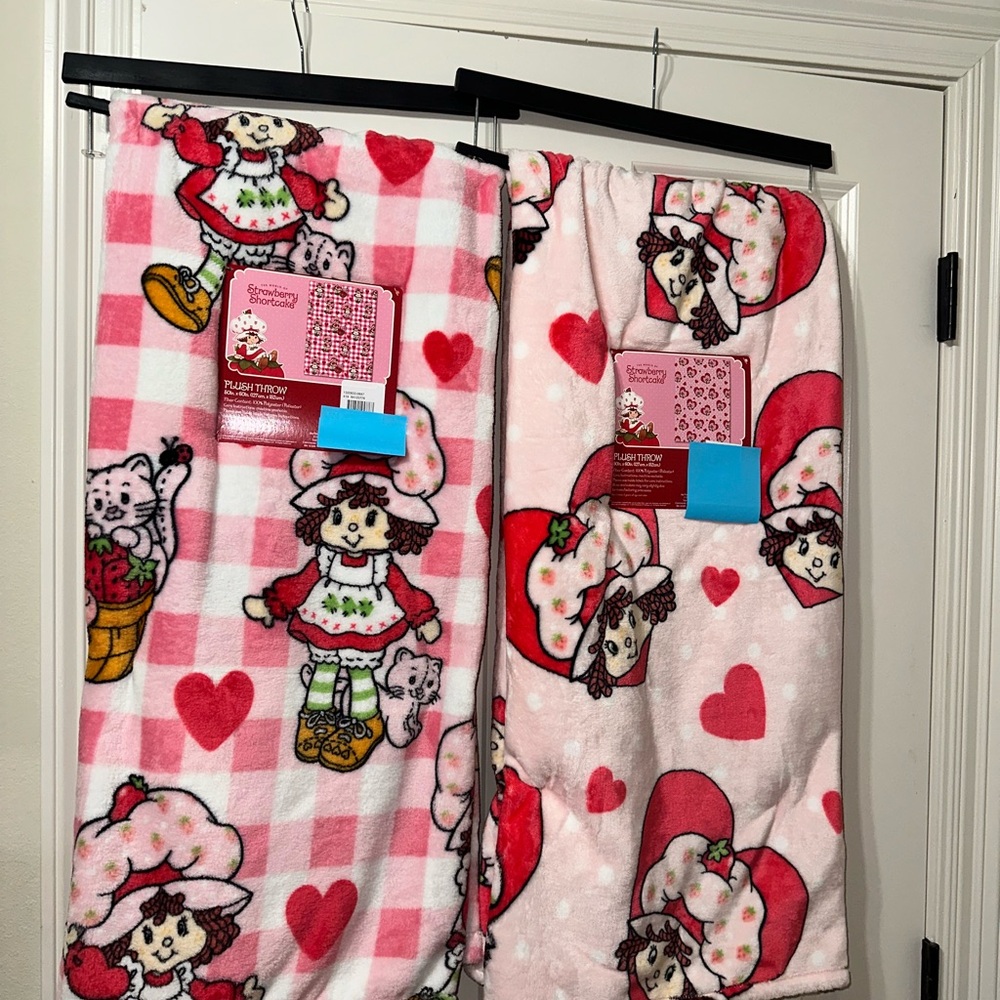 Strawberry Shortcake Valentines Day Heart Throw Blanket BUNDLE BOTH Pink Red